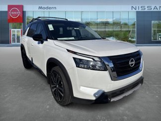 New 2025 Nissan Pathfinder Platinum w/ Cargo Package image 1