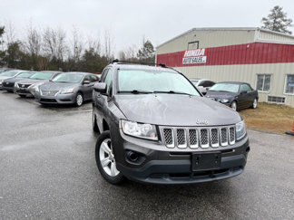 Used 2014 Jeep Compass Latitude image 1