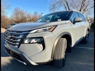 New 2025 Nissan Rogue SL image 1
