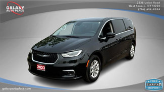 Used 2023 Chrysler Pacifica Touring-L image 1