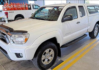 Used 2015 Toyota Tacoma 4x4 Access Cab V6 w/ TRD Off-Road Package image 1
