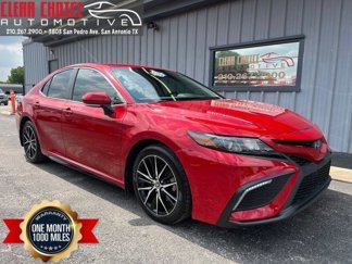 Used 2022 Toyota Camry SE image 1