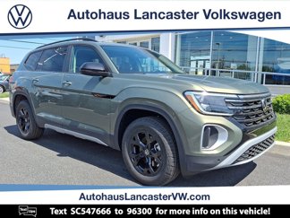 New 2025 Volkswagen Atlas Peak Edition SE image 1