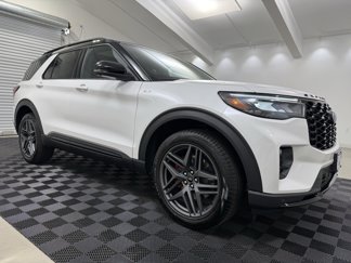 New 2025 Ford Explorer ST-Line w/ Premium Package image 1