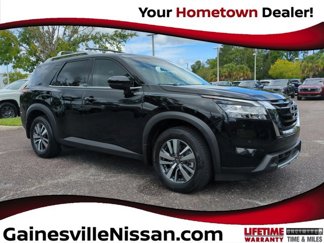 Used 2024 Nissan Pathfinder SL image 1