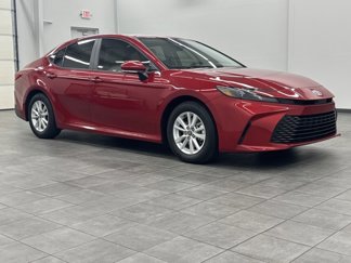 Used 2025 Toyota Camry Hybrid image 1