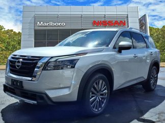 New 2025 Nissan Pathfinder SL image 1