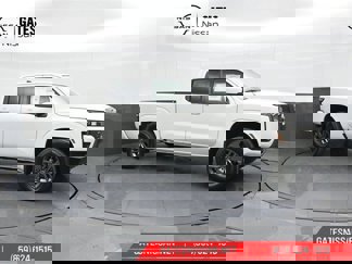 New 2025 Nissan Frontier SV image 1