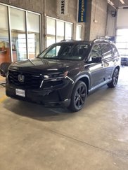 New 2025 Honda Pilot Black Edition image 1
