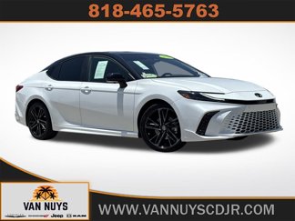 Used 2025 Toyota Camry XSE image 1