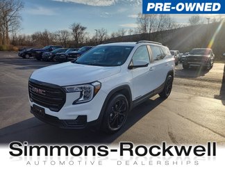 Used 2022 GMC Terrain SLE w/ Elevation Edition image 1