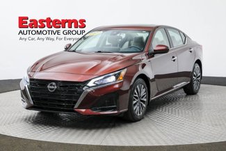 Used 2024 Nissan Altima 2.5 SV w/ SV Premium Package image 1