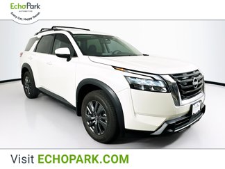 Used 2024 Nissan Pathfinder SV image 1
