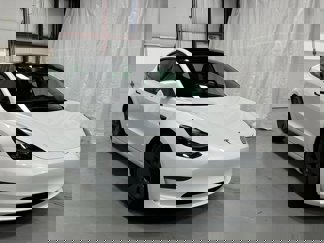 Used 2023 Tesla Model 3 Standard Range image 1