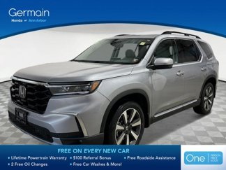 New 2025 Honda Pilot Touring image 1
