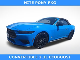 Used 2024 Ford Mustang Convertible image 1