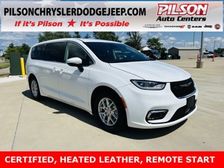 Used 2023 Chrysler Pacifica Touring-L image 1