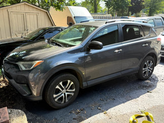 Used 2016 Toyota RAV4 LE image 1