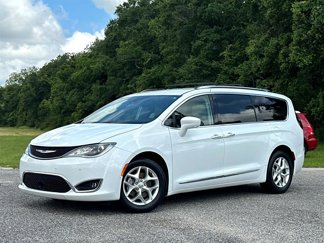Used 2020 Chrysler Pacifica Touring-L Plus w/ Tire & Wheel Group image 1
