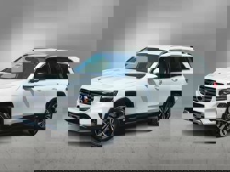 New 2025 Mercedes-Benz GLB 250 4MATIC image 1