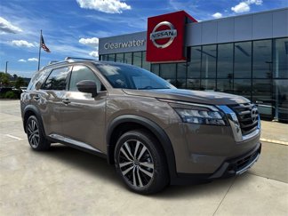 New 2025 Nissan Pathfinder Platinum image 1