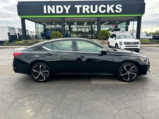 Used 2024 Nissan Altima 2.5 SR image 1