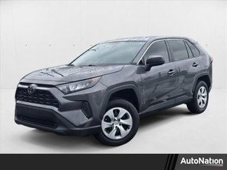 Used 2022 Toyota RAV4 LE image 1
