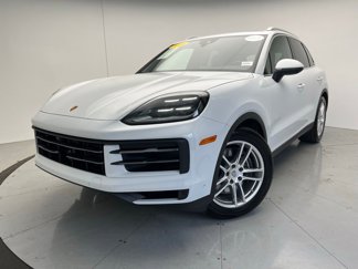Used 2024 Porsche Cayenne image 1