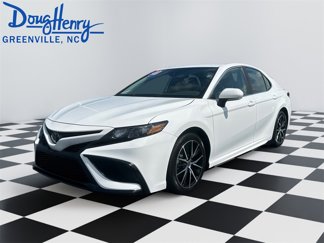 Used 2023 Toyota Camry SE image 1