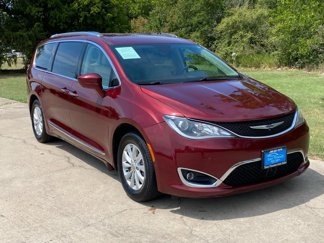 Used 2019 Chrysler Pacifica Touring-L w/ Advanced Safetytec Group image 1