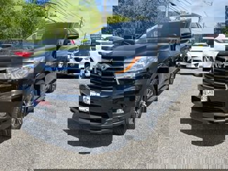 Used 2016 Toyota Highlander XLE image 1