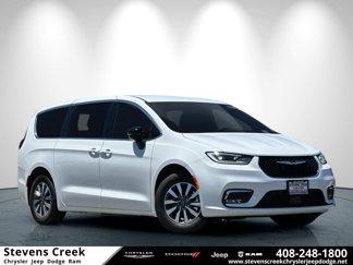 New 2025 Chrysler Pacifica Select image 1