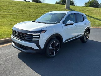 New 2025 Nissan Kicks SR image 1