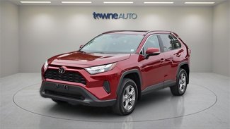 Used 2022 Toyota RAV4 XLE image 1