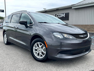 Used 2021 Chrysler Voyager Lxi image 1