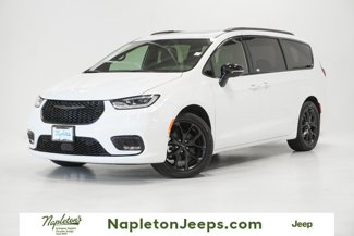New 2025 Chrysler Pacifica Limited image 1