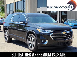 Used 2021 Chevrolet Traverse LT w/ LT Premium Package image 1