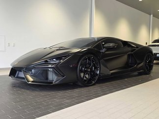 Used 2024 Lamborghini Revuelto image 1