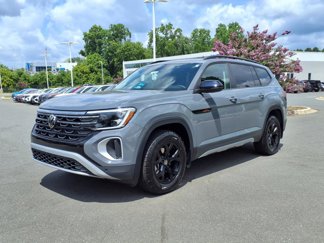 New 2025 Volkswagen Atlas Peak Edition SE image 1