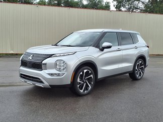 Used 2024 Mitsubishi Outlander FWD image 1