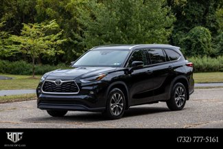 Used 2021 Toyota Highlander XLE image 1