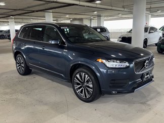 Used 2022 Volvo XC90 T6 Momentum image 1