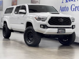 Used 2020 Toyota Tacoma TRD Off-Road image 1