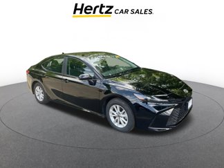 Used 2025 Toyota Camry LE image 1