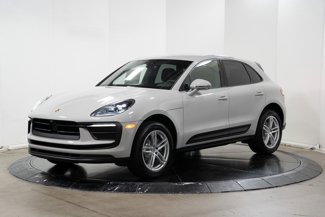 Used 2025 Porsche Macan image 1