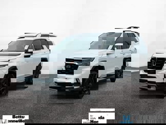 New 2025 Honda Pilot Touring image 1
