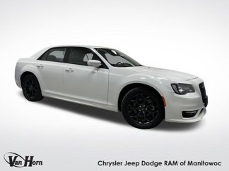 Used 2023 Chrysler 300 Touring L image 1