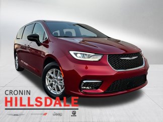 New 2025 Chrysler Pacifica Select image 1