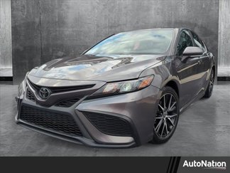 Used 2023 Toyota Camry SE image 1