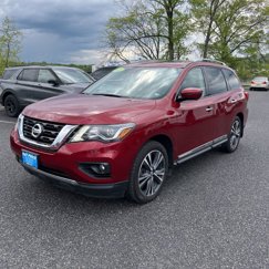 Used 2020 Nissan Pathfinder Platinum image 1